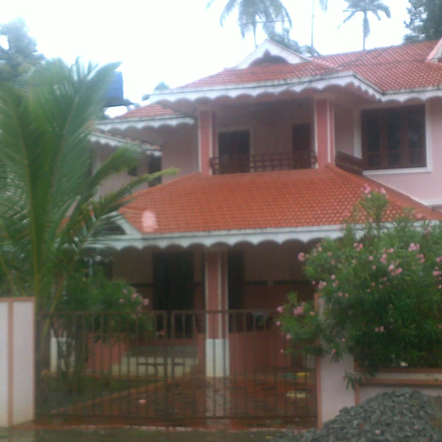 frontview-rainyday